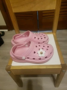 young girl crocks - Picture 1 of 5