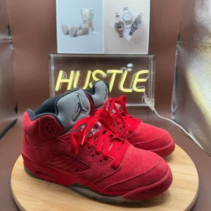 Nike Air Jordan 5 Retro "Red Suede" GS taglia 5,5 anni - Foto 1 di 10