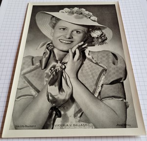 Schauspielerin VIKTORIA VON BALLASKO Portrait | Altes Film-Star-Foto/Bild #19531