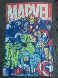 T-shirt grafica gruppo Iron Man Hulk Marvel Avengers Captain America nuova senza etichette taglia YL - Foto 1 di 5
