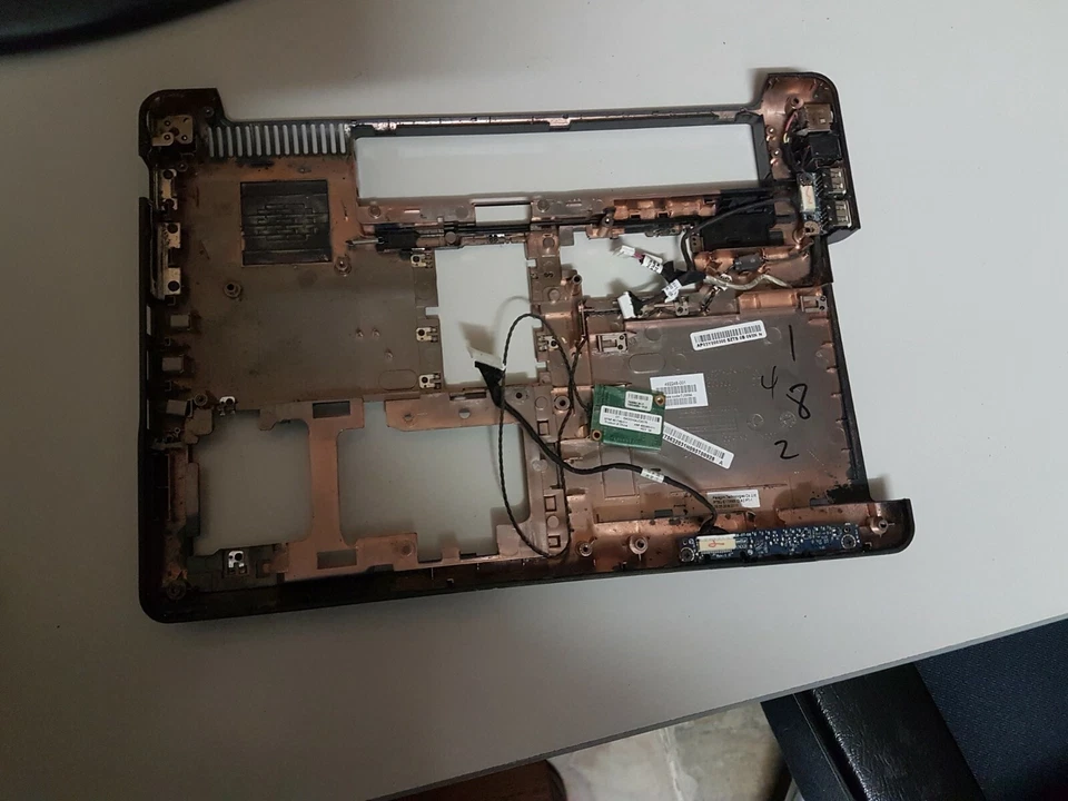 Compaq CQ40 Bottom housing - Image 1 of 2