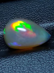Untreated white opal cabochon - natural welo opal gemstone 4.30 CTS - Picture 1 of 14