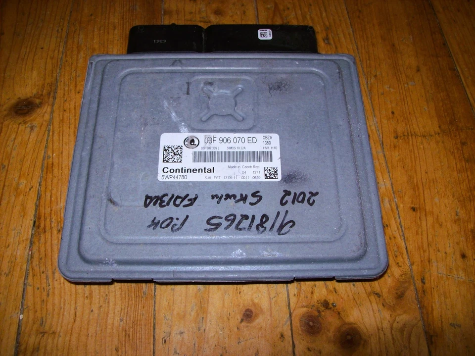 Centralina motore Skoda Fabia II 1.2 TSI CBZA 03F906070ED 5WP44780 13.09.11 H10 - Immagine 1 di 1