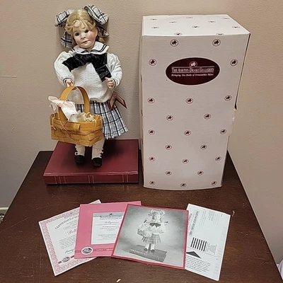 Muñeca de porcelana Pollyanna con soporte para libros en caja galerías Ashton-Drake Foto 1 de 4