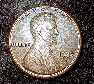 1982 D Small Date Penny - Picture 1 of 2