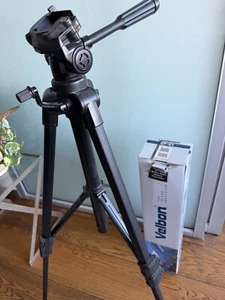 Velbon DF 61 - Deluxe Lightweight Photo/Video Tripod - Picture 1 of 2