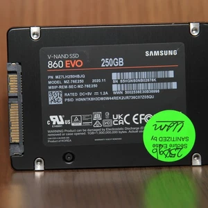 Samsung 860 EVO MZ-76E250 250 GB 2.5 In SATA III Solid State Drive - Picture 1 of 3