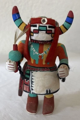 "Hopi Buffalo Kachina vintage, 4 1/2"" de alto" Foto 1 de 4