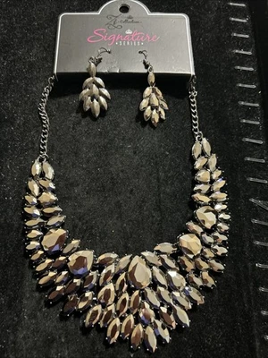 Paparazzi Jewelry "The Tanisha" Zi Collection 2021 - Image 1 of 3