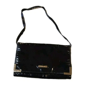 Michael Kors Clutch Schultertasche schwarz Lackleder Logo gefüttert Beverly  - Bild 1 von 24