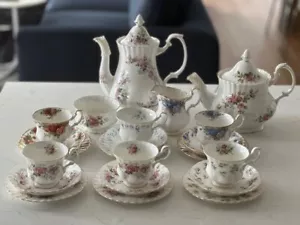 Royal Albert Teapot , Coffee Pot , Milk Jug, Sugar Bowl , Tea Cups & saucers - Picture 1 of 24