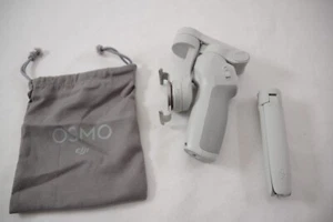 DJI Osmo 4 Mobile Gimbal (OM4) with Protective Carry Case - Photo 1 sur 5