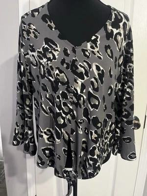 Top Veronica M. Gris Estampado Leopardo Manga Campana Corbata Frontal Mediano Foto 1 de 4