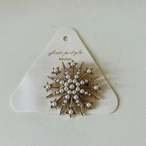 FREE PEOPLE Pearl Star Embellished Brooch NWT pin - Picture 1 of 3