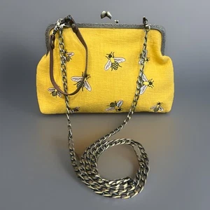 Adorable Bumblebees Clutch Wristlet Kisslock Yellow Canvas Brass Hardware - Picture 1 of 4
