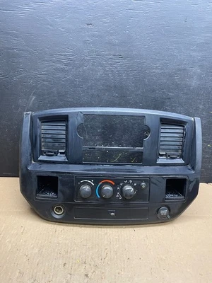 Dodge Ram 2006 a 2008 radio control de clima aire acondicionado tablero térmico bisel moldura T4880 DG Foto 1 de 4