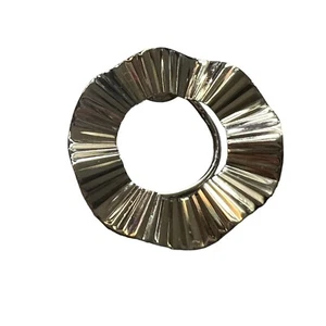 Vintage Jeri Lou Silver Tone Scarf Clip Round Wavy Circle 1.5" across Signed - Picture 1 of 4