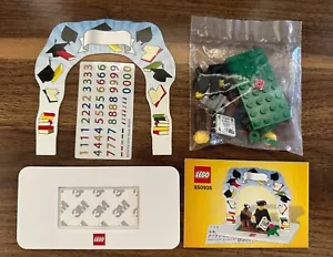 LEGO 850935 Minifigura Clásica Set de Graduación Graduado RETIRADO *NUEVO - SIN CAJA* - Imagen 1 de 5