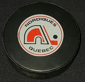 1970's - QUEBEC NORDIQUES - AMH /WORLD HOCKEY ASSOCIATION - "RARE" HOCKEY PUCK - Picture 1 of 10