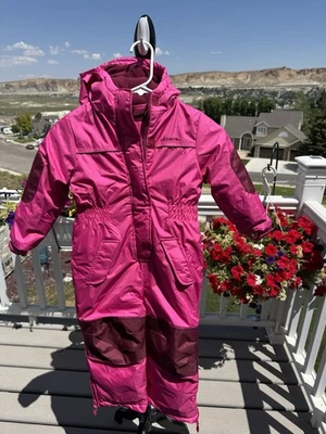 WIPPETTE LITTLE GIRLS 4T BRIGHT PINK & MAROON SNOWSUIT, BARELY WORN IF AT ALL++ - Image 1 of 4