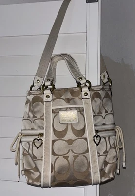 Bolso de Mano De Colección Coach Poppy Signature C Satén Foco Bolsillo Retirado Marfil Dorado Foto 1 de 4