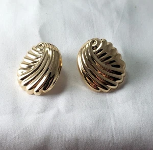 14K Solid Gold Swirl Pierced Post Earrings 1990's Vintage Tailored Style - Picture 1 of 5