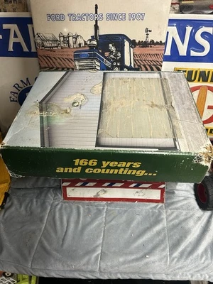 1/16 JOHN DEERE 2700 MULCH RIPPER - Folding Box. - Image 1 of 4