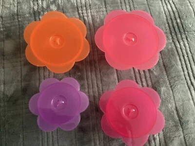 4 Pieces/Small Storage Box Plastic With Food Lid in the shape of a Flower - Image 1 of 4