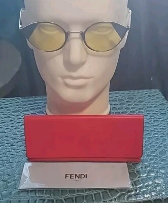 Gafas de sol elegantes FENDI 51 mm ojo de gato  Foto 1 de 4