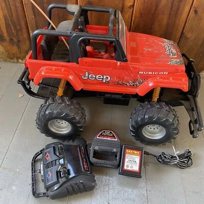 Y2K 2010 Jeep Rubicon Remote & Charger Toy Car For Kid & Adult Fun Outdoorsy - Image 1 of 4
