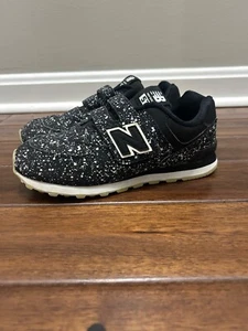 New Balance Boys Shoes 2.5 Double Hook & Loop Closure Black White Youth Kids 574 - Picture 1 of 4
