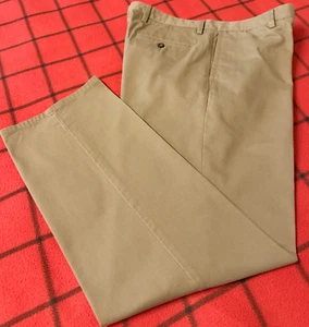 Pantalones informales Dockers calce recto talla 38x33 L calidad caquis frente plano - Imagen 1 de 8