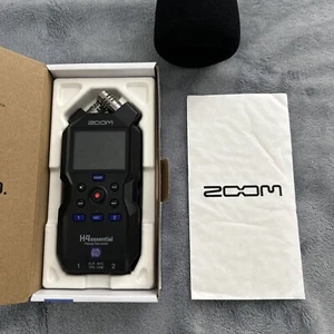 Zoom H4essential 4-Spur 32-Bit Float tragbarer Audiorecorder - Bild 1 von 4