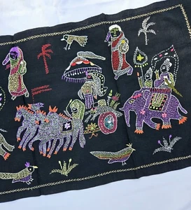 Vintage Hand Embroidered Nakshi Kantha Stitch Fiber Art Table Topper Runner - Picture 1 of 20