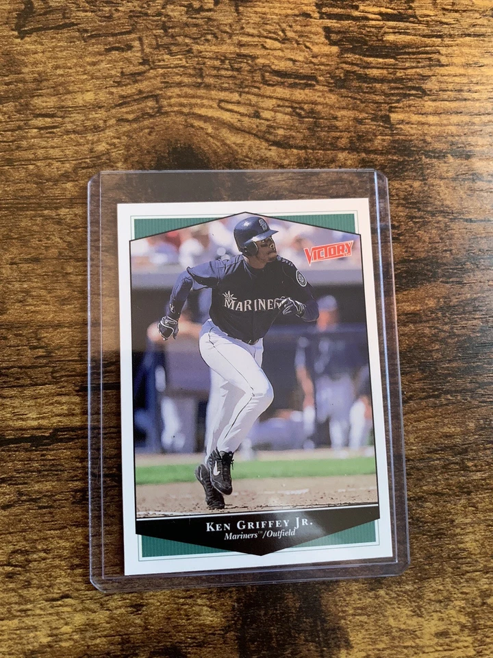 1999 Ultimate Victory - Victory Collection #102 Seattle Mariners - Image 1 of 1