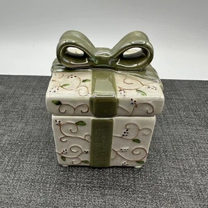 Yankee Candle Christmas Present Gift Box Tealight Holder Candle Holiday Decor - Picture 1 of 9