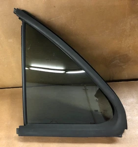 2006 kia sorento rear door vent window glass ( driver ) 2003-2006 - Picture 1 of 4