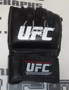 Chael Sonnen Signed Official UFC Fight Glove PSA/DNA COA Autograph 159 148 117 - Picture 1 of 24