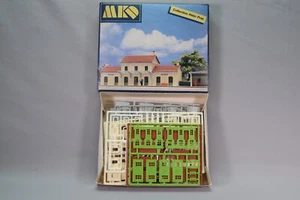BA013 MKD Alain Pras 800 N 1/160 Maquette gare de Moirans avec quais et abri - Picture 1 of 9