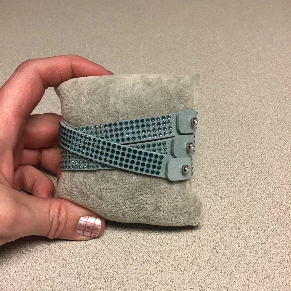 Touchstone Crystal by Swarovski Tri Wrap Aqua Bracelet - Imagem 1 de 1