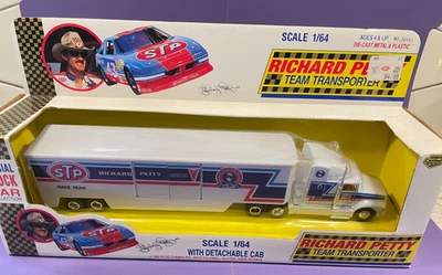 Richard Petty TEAM TRANSPORTER 1:64 SCALE by Road Champs ~ 1992 - Image 1 of 4