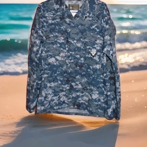 US NAVAL ACADEMY CAMOFLAUGE UNIFORM TOP SIZE MEDIUM-REGULAR-WORN A FEW TIMES - Picture 1 of 3