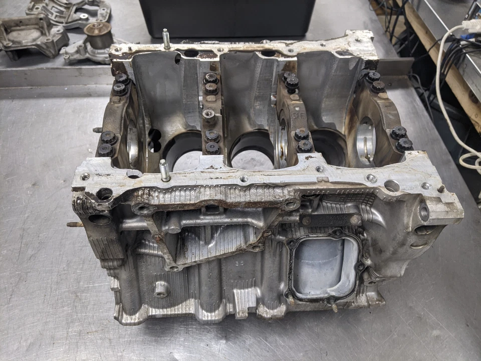 Bloque de cilindros de motor para 94-03 Toyota Camry LE 3.0 1140129516 gasolina Foto 1 de 4