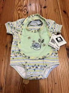 Bavaglino Vintage Basic Editions Frog pezzo unico e abbinato, 0-3 mesi, nuovo con etichette - Foto 1 di 4