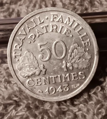 Una moneda francesa vintage de 50 céntimos, pequeña de Francia ~ moneda circulada Foto 1 de 4