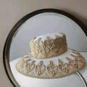unique vintage hat decorated with lace and rhinestones - Picture 1 of 3