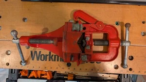Ridgid Pipe Vice Portable Bench Vice 1/8" - 2 1/2" - Picture 1 of 4