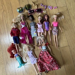 Lote Mixto Mattel Barbie 9 Muñecas/Zapatos -¡Con 2 Gafas de Sol Bonificadas para Niñas Pequeñas!! - Imagen 1 de 1