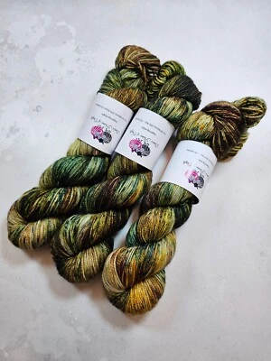 Sw Merino/Nylon/Stellina Garn, Griffweise Gewicht, 4-ply, 100g, Futtersuche - Bild 1 von 4