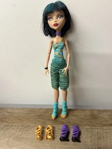 Monster High I Love Shoes Cleo De Nile Fashion Doll With Accessories - Picture 1 of 6